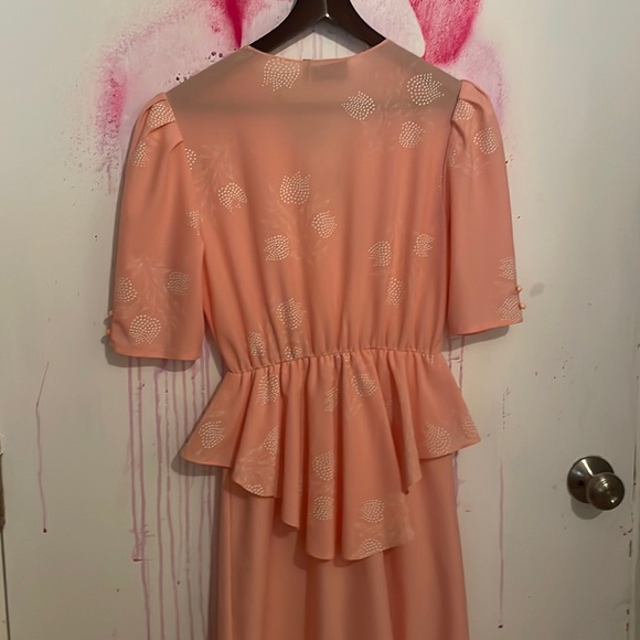 Blush pink vintage peplum knee length dress - Picture 6 of 17